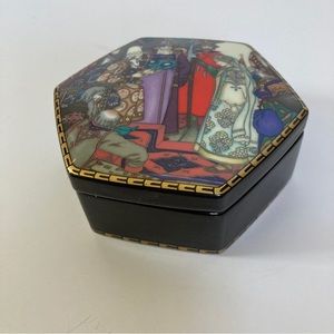 Villeroy and Boch Heinrich porcelain box , Shegurochka Snow Maiden
